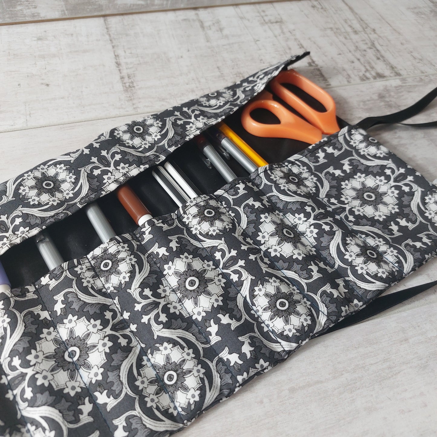 Multi Tool Organiser Roll for pens, markers, craft tools.