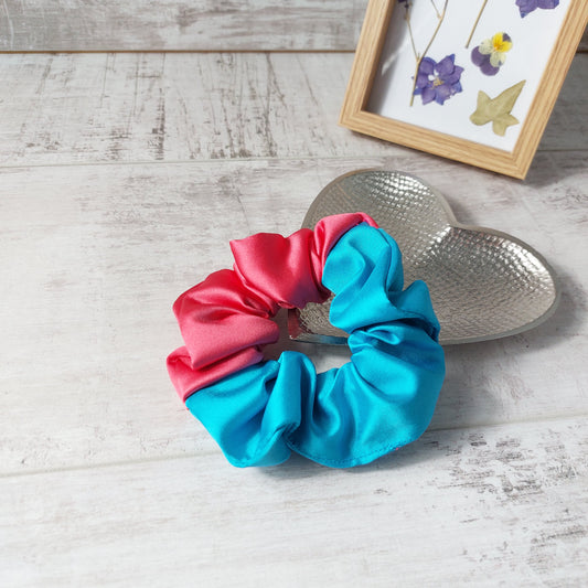 Harlequin Scrunchie in pink and turquoise