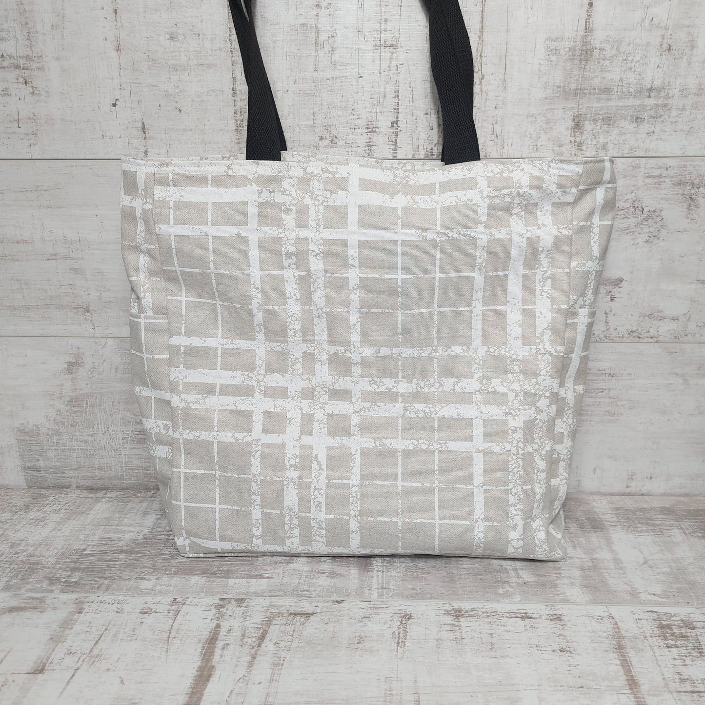 Roomy Beach Bag with zip fastening and Neutral Aesthetic in natural colours.
