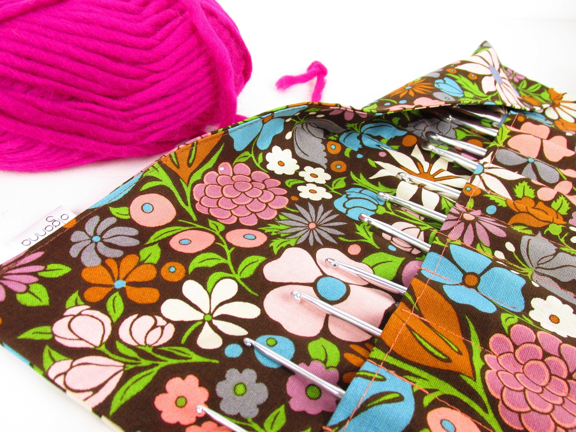 Retro Floral Crochet Hook Roll – Olganna